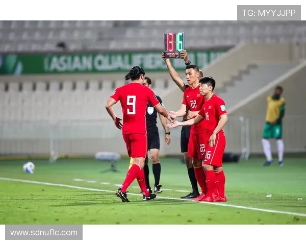 国足主场逆转劲敌再燃晋级希望全场进球点燃球迷激情时刻再现辉光